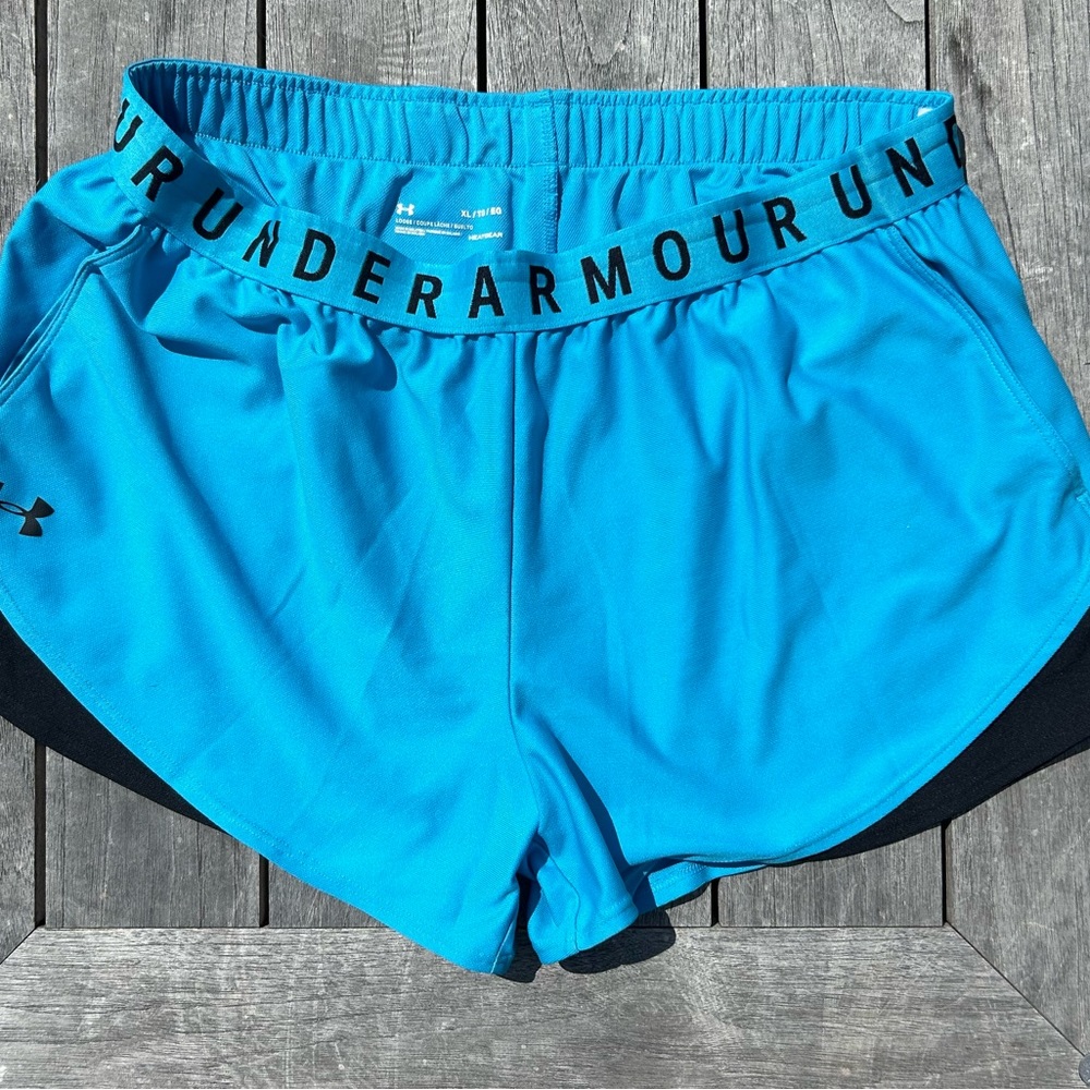 Women’s Size XL underarmour shorts (does not have a liner) GUC